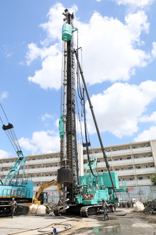 高収入を狙うなら杭打ち工！基礎工事のプロフェッショナルへ